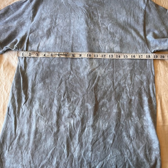 NWOT TLC Don’t Go Chasin’ Waterfalls 90s Graphic Tee M Grey Tie-Dye - Picture 8 of 8